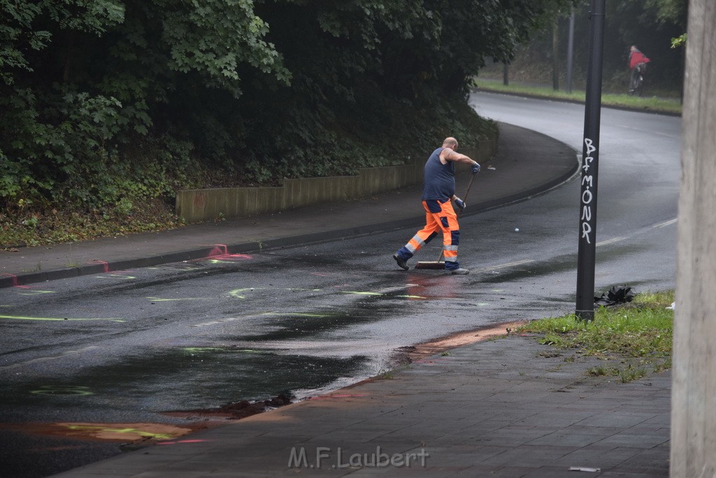 VU Frontal Koeln Hoehenhaus Berlinerstr vor Leuchterstr P78.JPG - Miklos Laubert